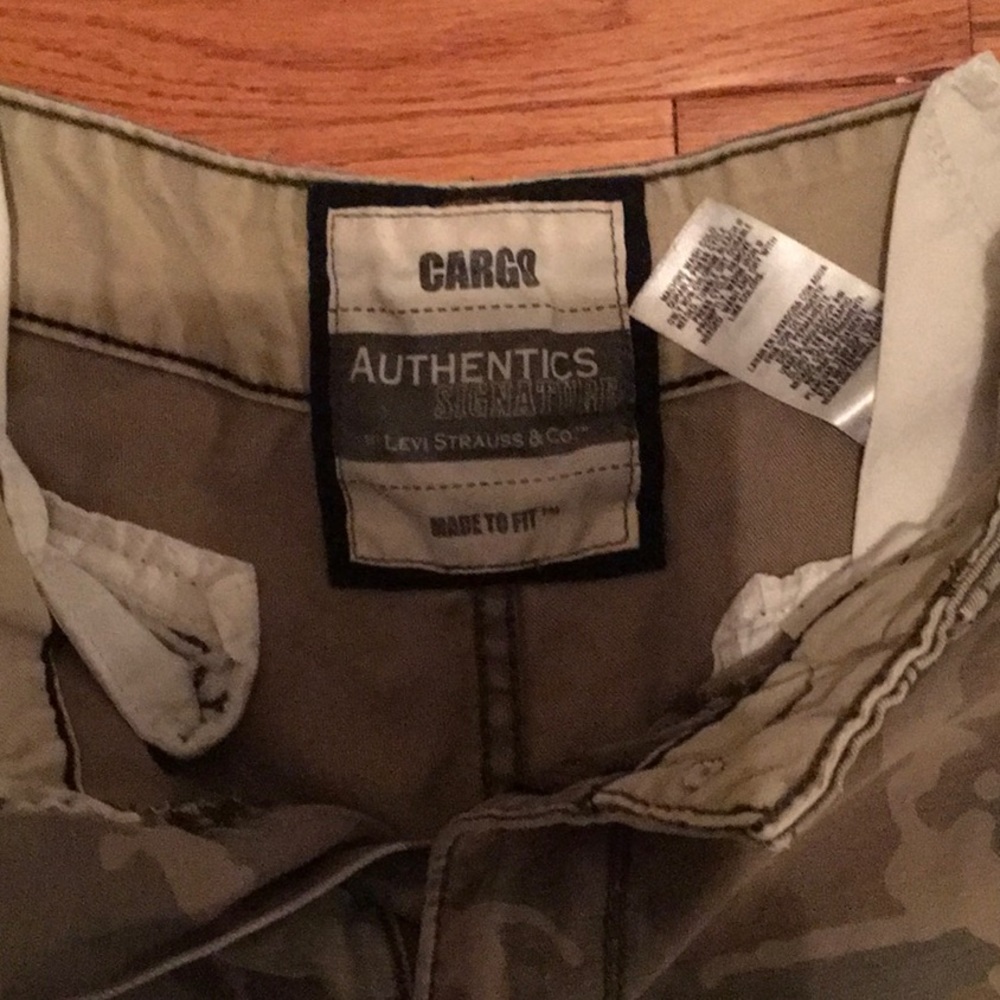 Levi Camo cargo shorts